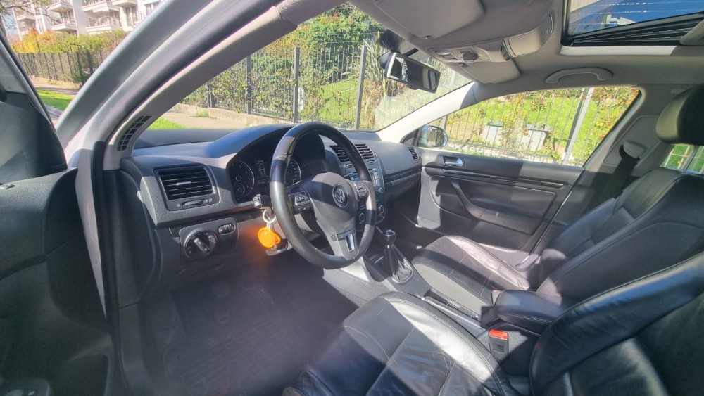 Volkswagen Vento Luxury 2.5 — foto 7